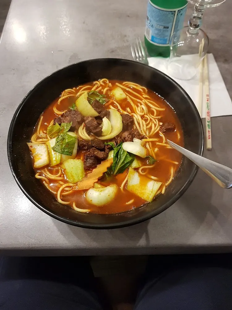 Soupe de Nouilles Aux Boeuf Sate